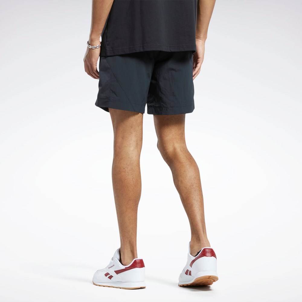 Night Black / Night Black Reebok Classics Vector Shorts | HI4624